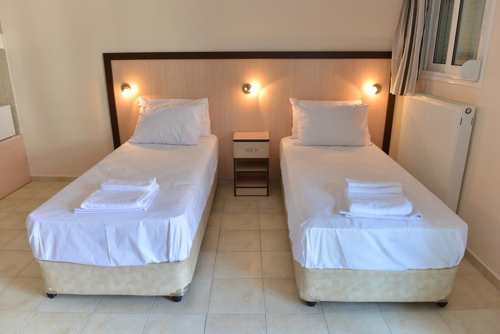 Mideia Hotel Livadeia Room photo