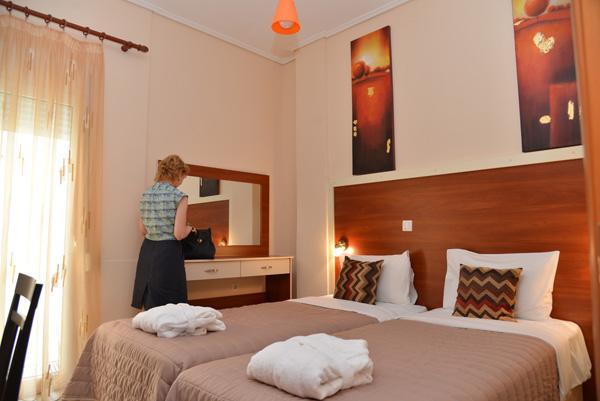 Mideia Hotel Livadeia Exterior photo