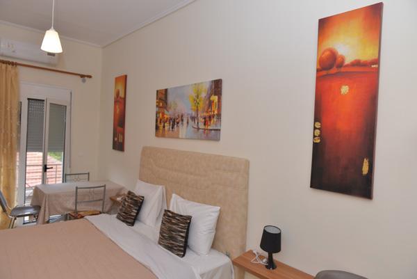 Mideia Hotel Livadeia Exterior photo