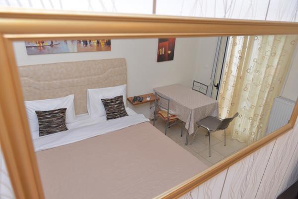 Mideia Hotel Livadeia Exterior photo